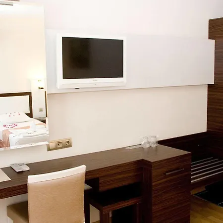 Atlas Hotel Konaklı